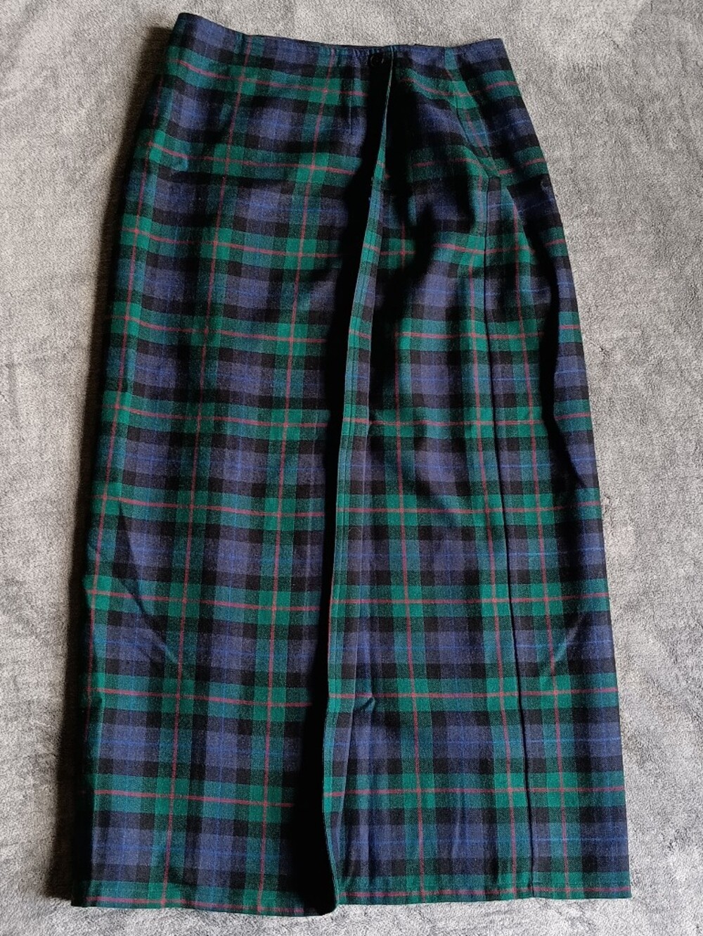 Crazy Horse, Liz Claiborne, Green & Navy Plaid Midi Academia Skirt Size 8 Petite